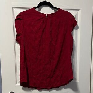 Women's Never Worn Blouse Red Sleeveless Top Textured Light Dressy Office Summer